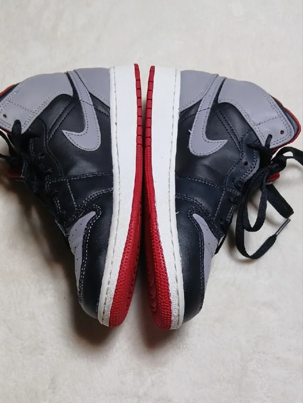 Nike Air Jordan 1 Mid Bred Shadow Sneakers - Black/Grey/Red Size 5.5Y